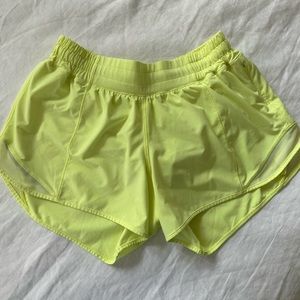 Lululemon Athletica Size 6 "Tall" Hotty Hot Shorts. 4" inseam